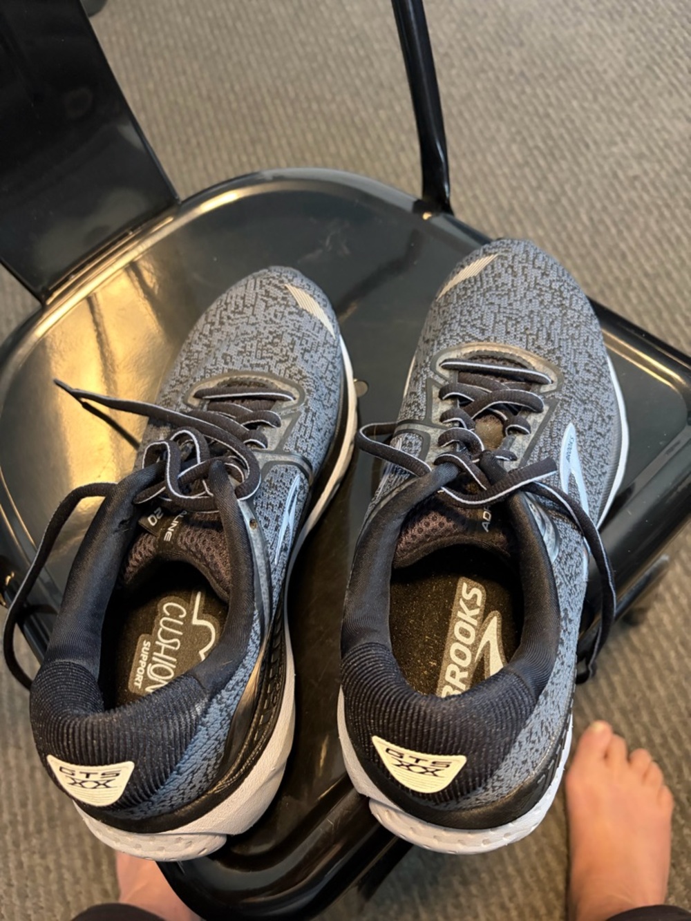 Brooks women’s cushion comfort Gray Knit Running Sneakers. Good condition.